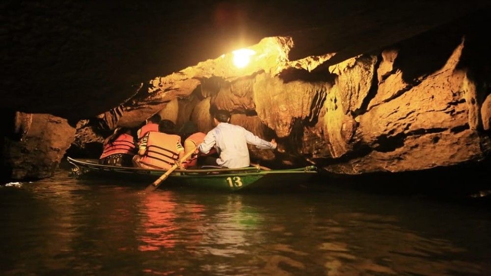 From Hanoi: Trang An & Bai Dinh Pagoda Full-Day Private Tour | ®ExcursionMania
