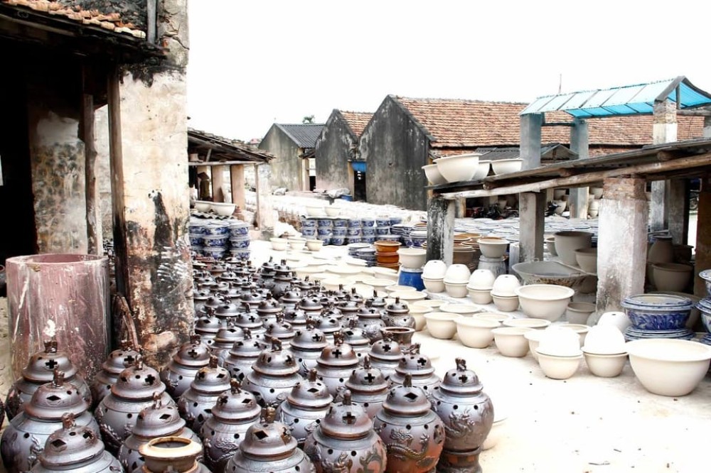Bat Trang Pottery ancient village by Motorbike | ®ExcursionMania