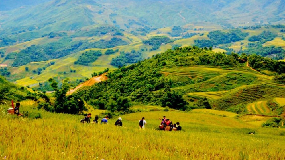 From Hanoi: 2-Day Overnight Sapa Tour By Limousine | ®ExcursionMania