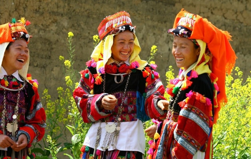 From Hanoi: 2-Day Overnight Sapa Tour By Limousine | ®ExcursionMania