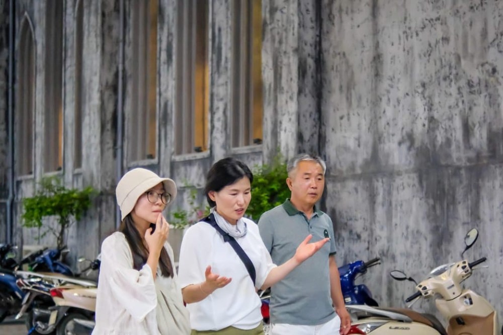Hanoi Night Lights Food Tour By Motorbike | ®ExcursionMania