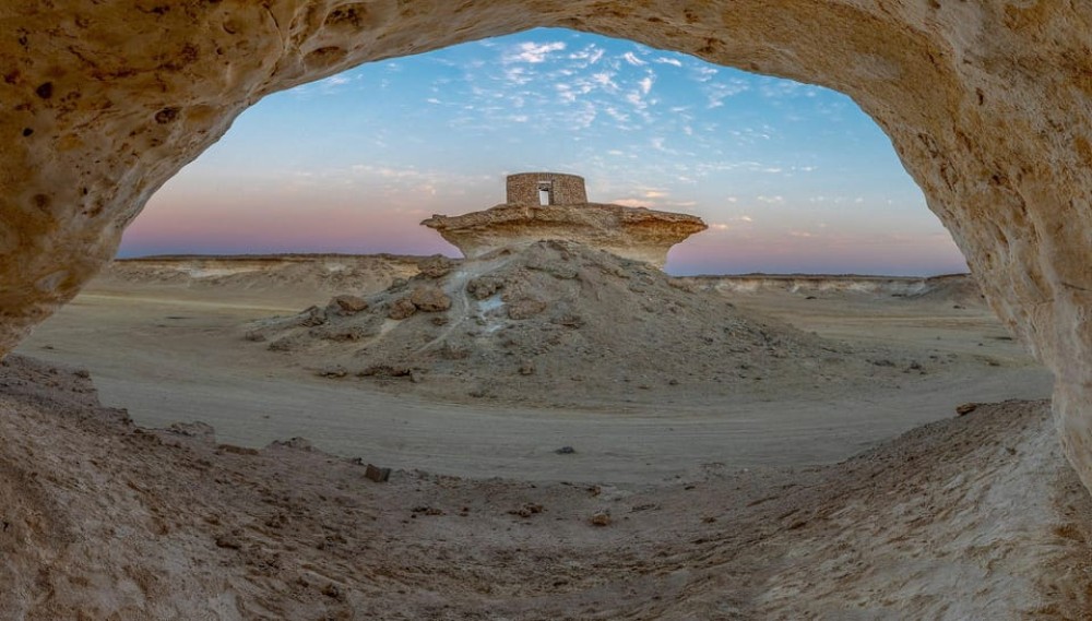 Doha: Richard Serra Sculpture, Zekreet and West Coast Tour | ®ExcursionMania