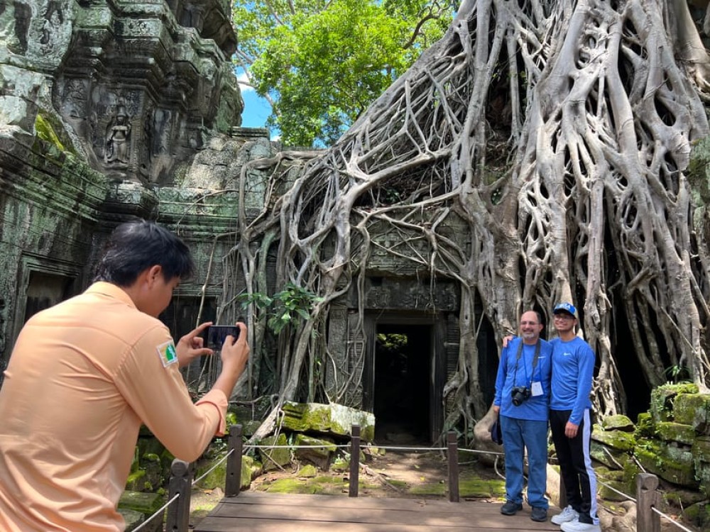 Siem Reap: Full Day Angkor Wat Temple Experience with Sunset | ®ExcursionMania