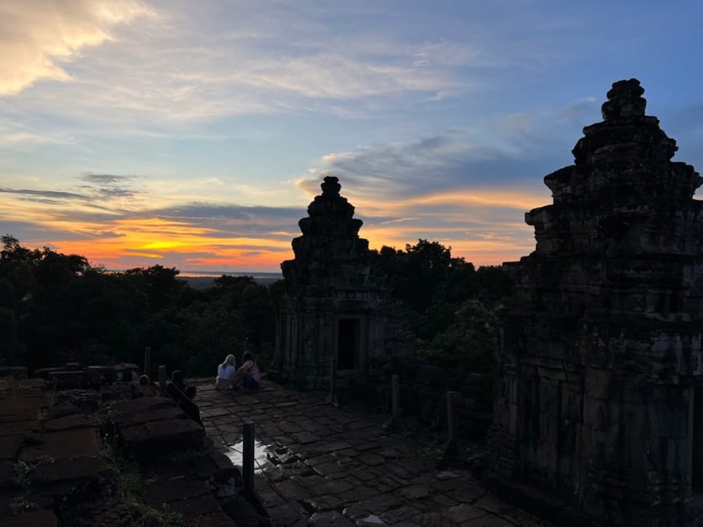 Siem Reap: Full Day Angkor Wat Temple Experience with Sunset | ®ExcursionMania