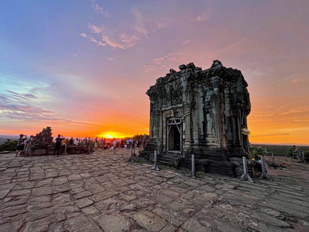 Siem Reap: Full Day Angkor Wat Temple Experience with Sunset | ®ExcursionMania