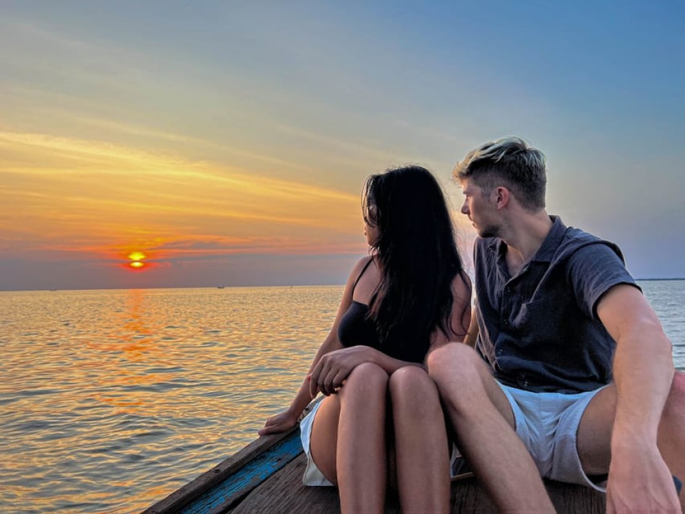 Siem Reap: Tonle Sap Sunset Boat Cruise with Transfers | ®ExcursionMania