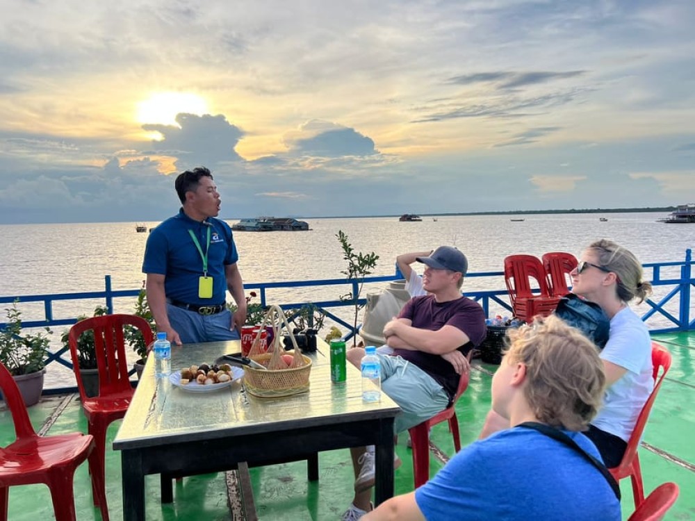 Siem Reap: Tonle Sap Sunset Boat Cruise with Transfers | ®ExcursionMania