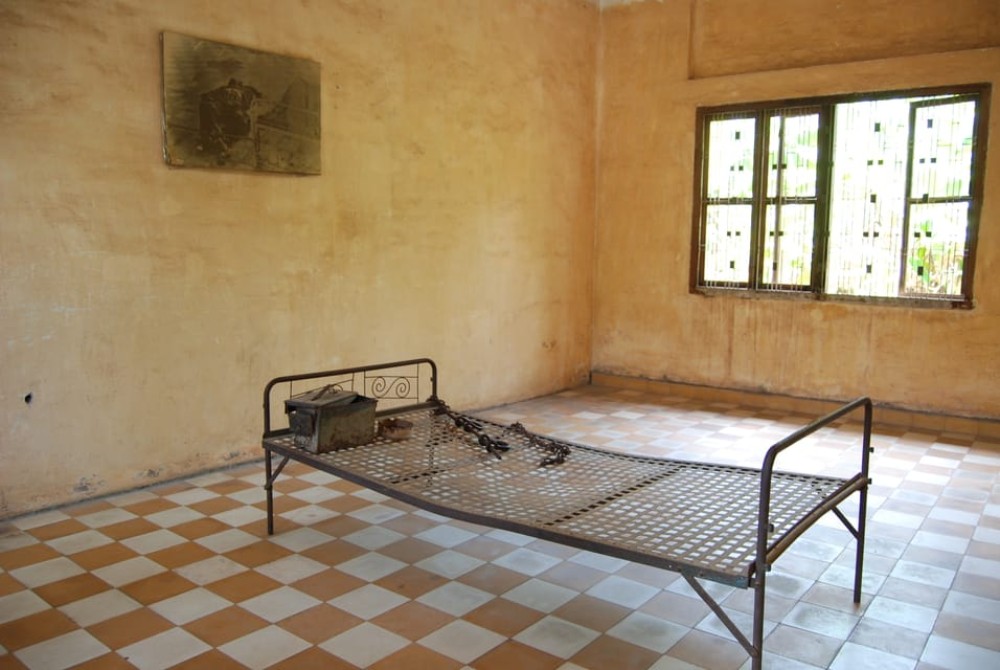 Phnom Penh: Tour of Tuol Sleng Prison and Choeng Ek Memorial | ®ExcursionMania
