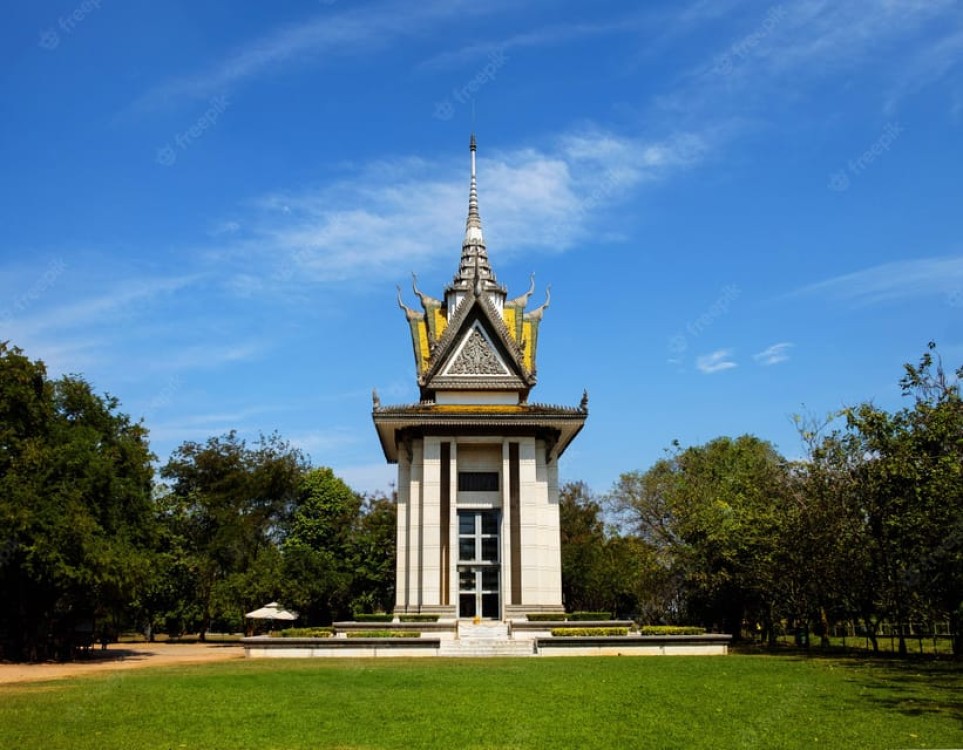 Phnom Penh: Tour of Tuol Sleng Prison and Choeng Ek Memorial | ®ExcursionMania