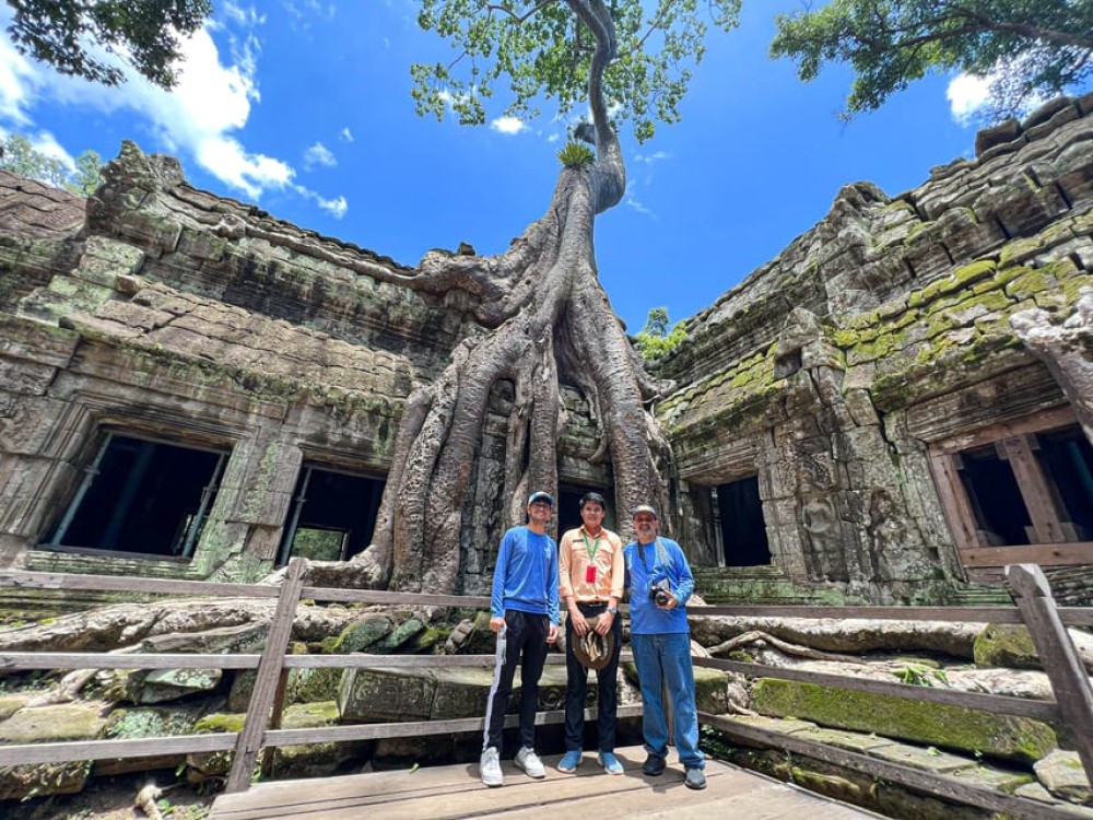 Siem Reap: Temple Tour with Angkor Wat Sunrise and Breakfast | ®ExcursionMania