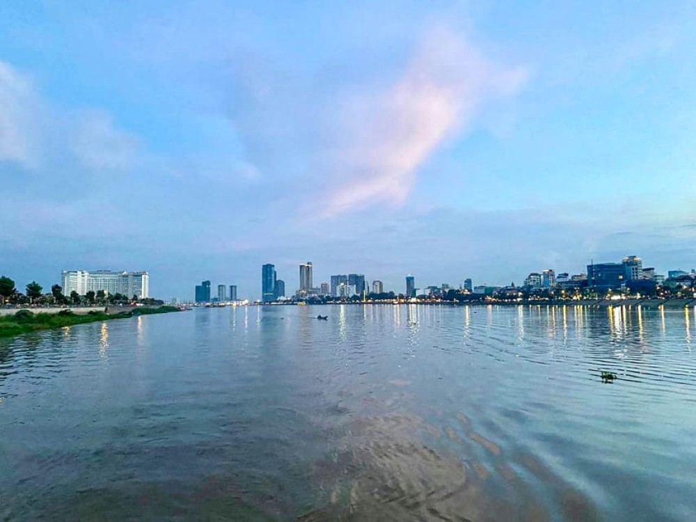 Phnom Penh: Mekong River Sunset Cruise and Tuk Tuk Ride | ®ExcursionMania