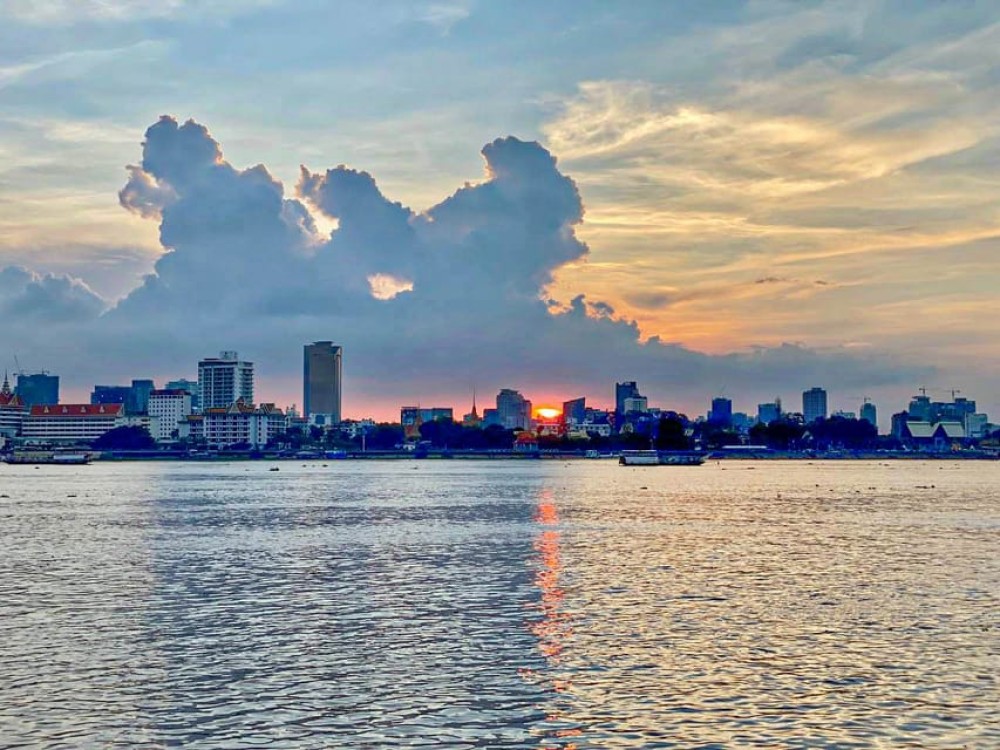 Phnom Penh: Mekong River Sunset Cruise and Tuk Tuk Ride | ®ExcursionMania