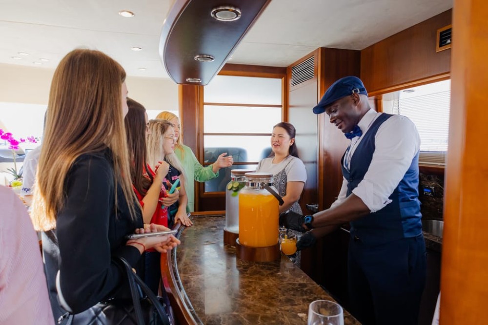 Dubai: Luxury Yacht Tour with Options to Add a BBQ Lunch | ®ExcursionMania