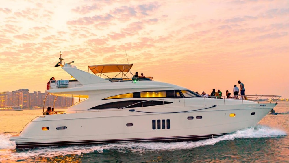 Dubai: Luxury Yacht Tour with Options to Add a BBQ Lunch | ®ExcursionMania