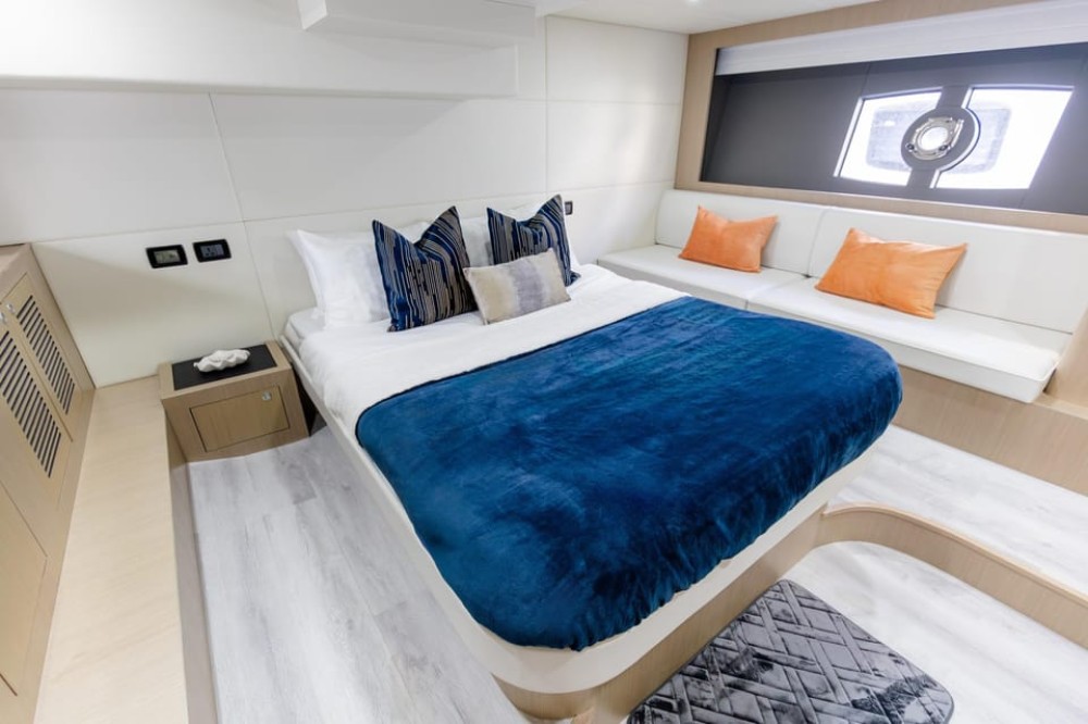 Dubai: 52ft Private Luxury Yacht for Rental | ®ExcursionMania