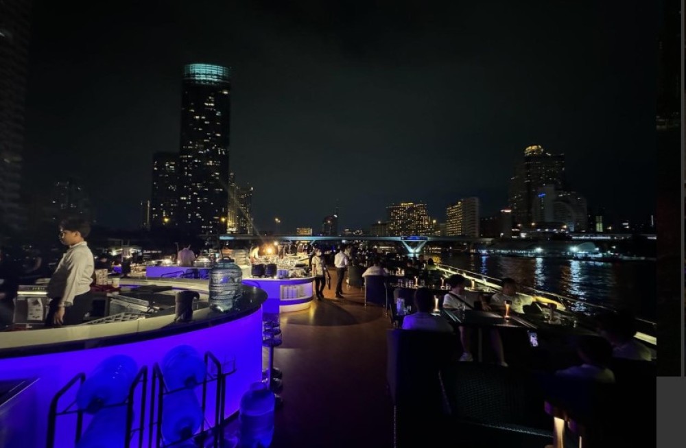 Bangkok: Opulence Luxury River Dinner Cruise with Drinks | ®ExcursionMania