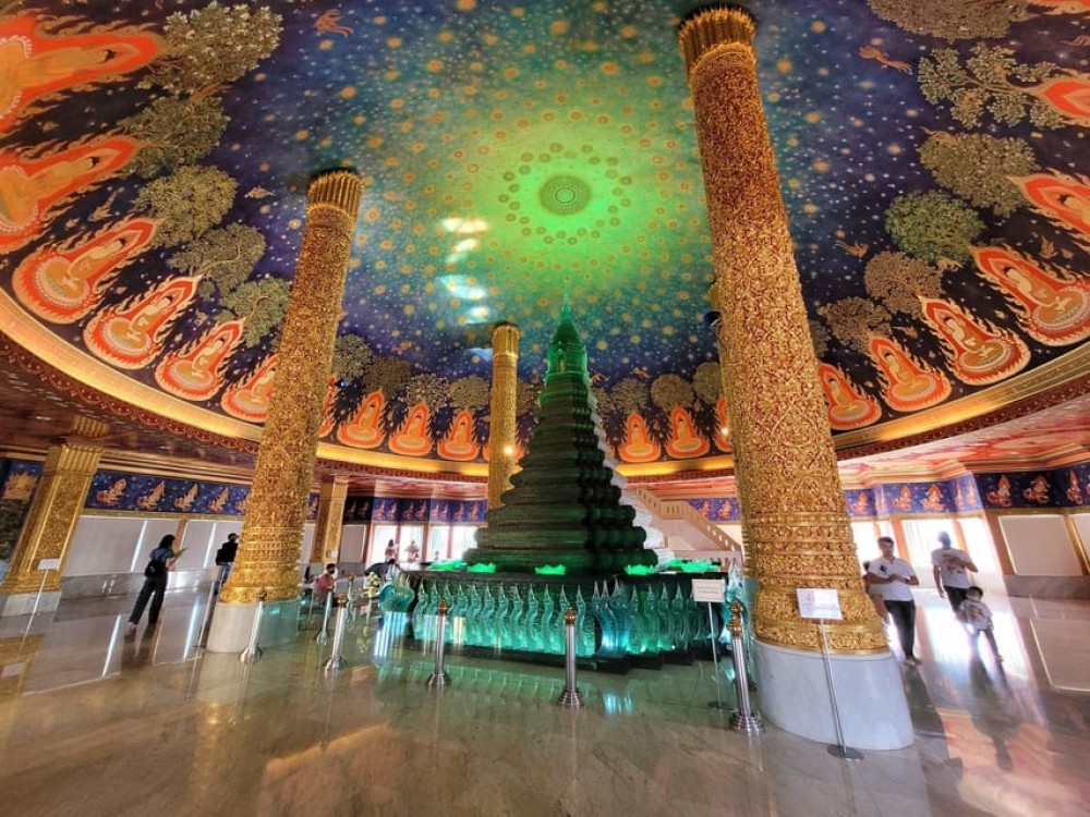 Bangkok: Canal Tour Local Life Along Waterways ends Wat Arun | ®ExcursionMania