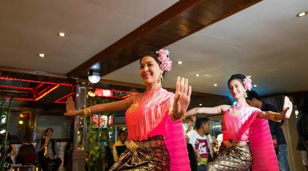 Bangkok: White Orchid Chao Phraya Dinner Cruise free Beer | ®ExcursionMania