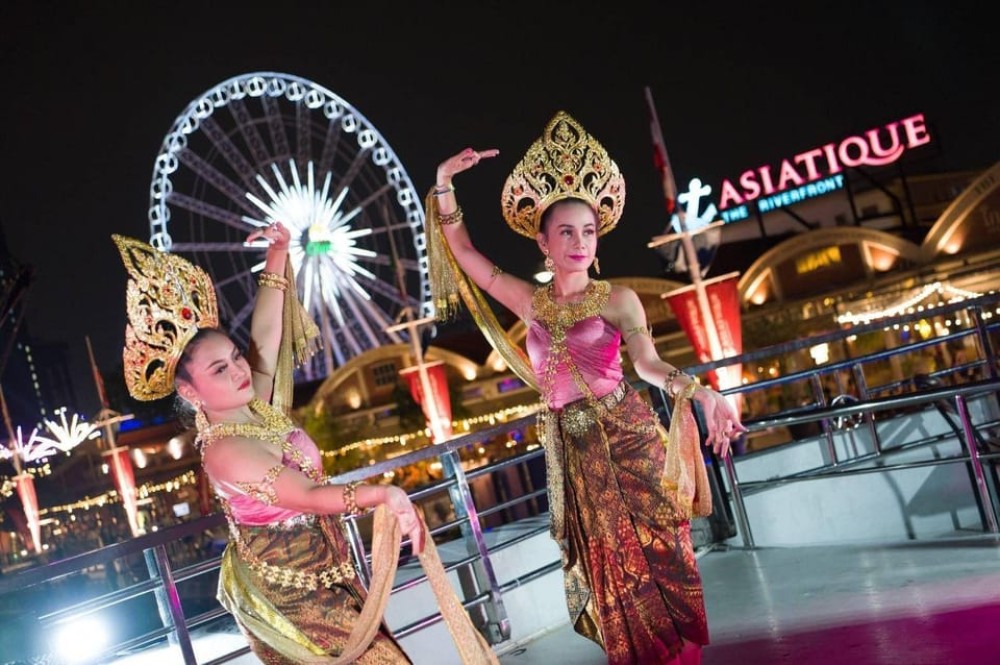 Bangkok: White Orchid Chao Phraya Dinner Cruise free Beer | ®ExcursionMania