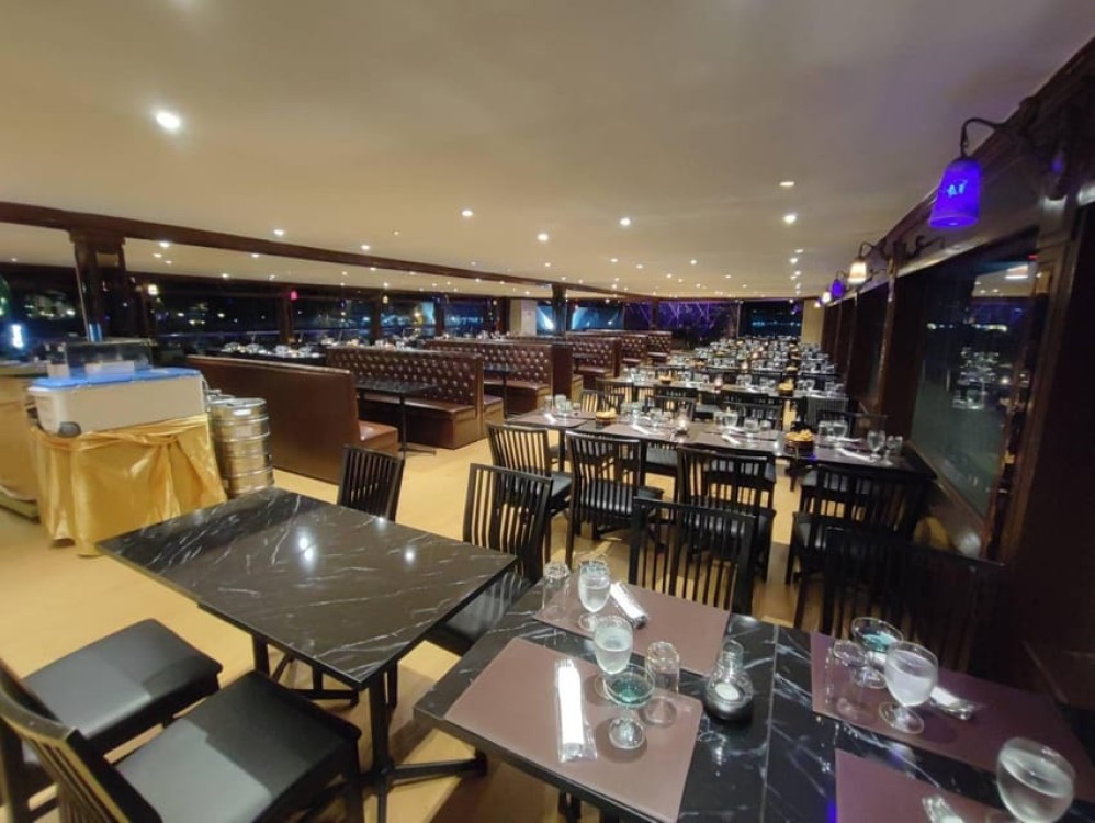 Bangkok: White Orchid Chao Phraya Dinner Cruise free Beer | ®ExcursionMania
