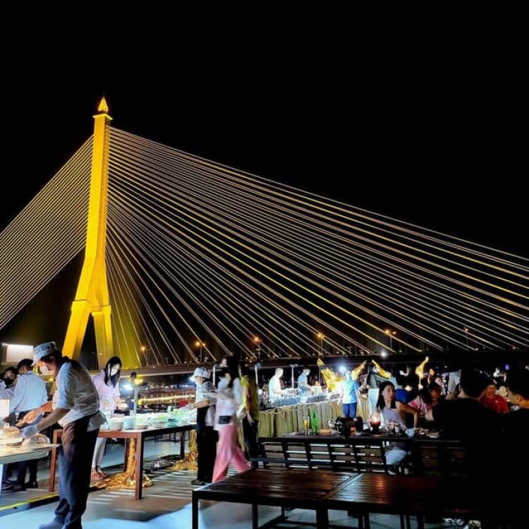 Bangkok: White Orchid Chao Phraya Dinner Cruise free Beer | ®ExcursionMania