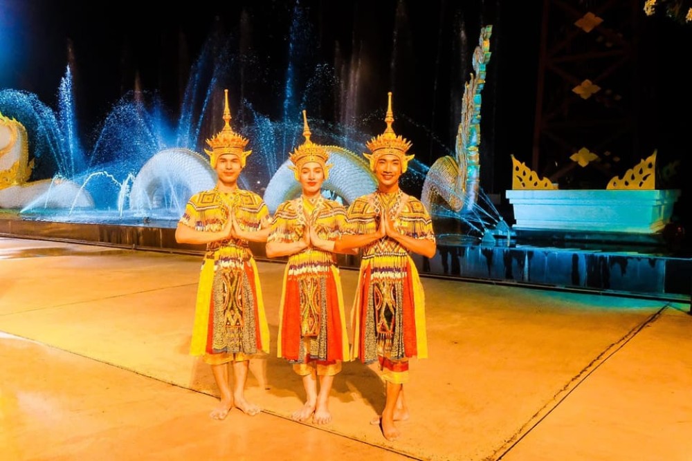 Phuket: Siam Niramit Ticket with Round Transfer and Dinner | ®ExcursionMania
