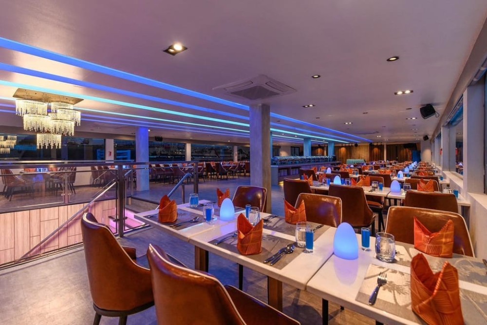Bangkok: Royal Princess River Dinner Cruise with Live Music | ®ExcursionMania