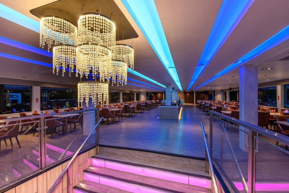 Bangkok: Royal Princess River Dinner Cruise with Live Music | ®ExcursionMania