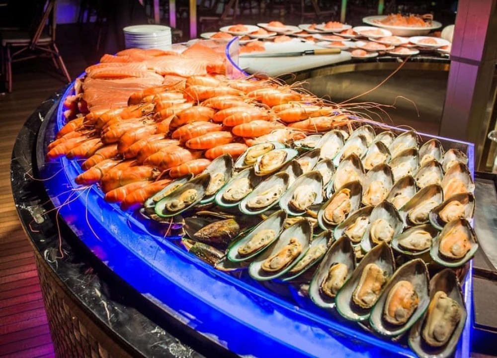 Bangkok: Royal Princess River Dinner Cruise with Live Music | ®ExcursionMania