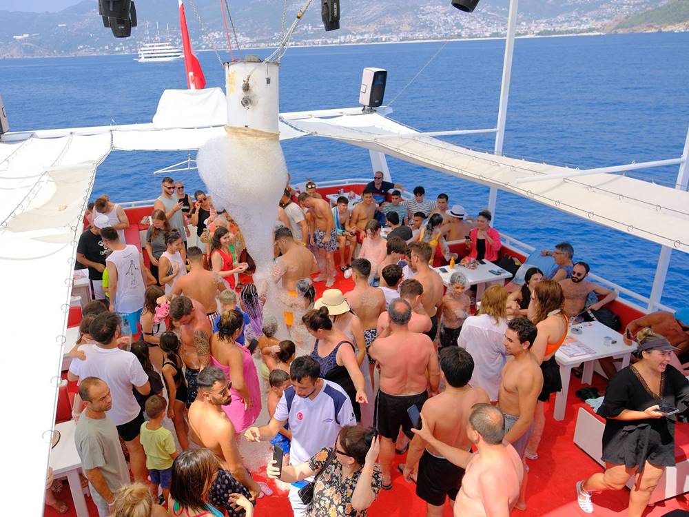 Blue Paradise: Alanya Boat Trip Experience w/Lunch and Hotel transfer | ®ExcursionMania