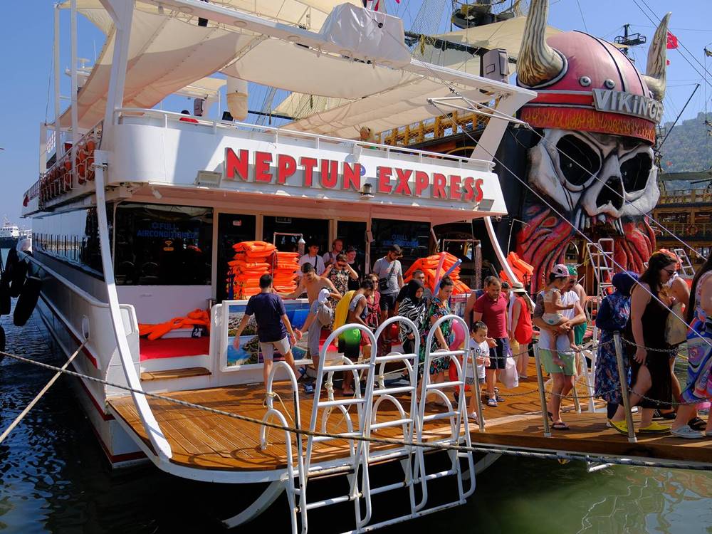 Blue Paradise: Alanya Boat Trip Experience w/Lunch and Hotel transfer | ®ExcursionMania