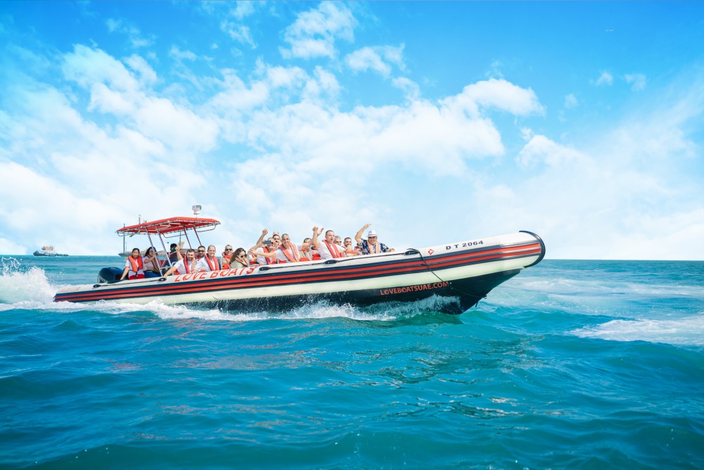 Dubai Speedboat Sightseeing Tour Atlantis and Burj al Arab | ®ExcursionMania