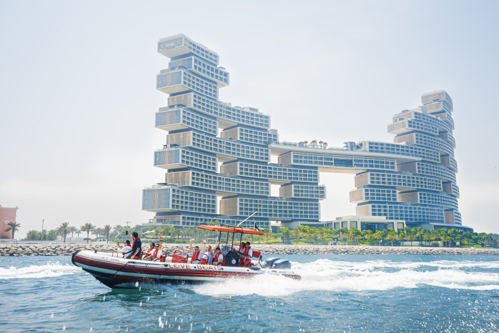 Dubai Speedboat Sightseeing Tour Atlantis and Burj al Arab | ®ExcursionMania