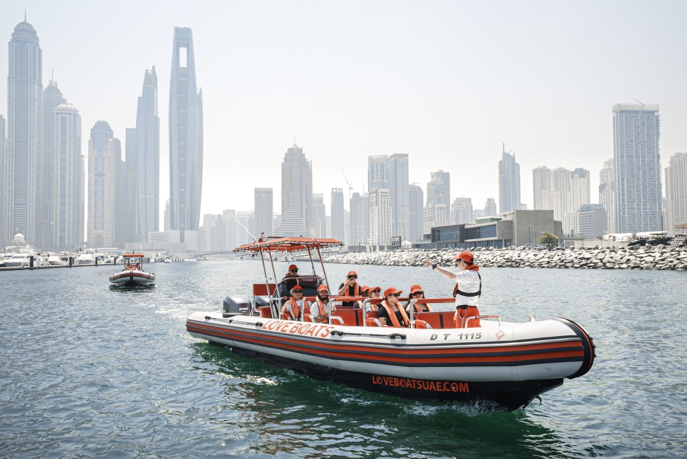 Dubai Speedboat Sightseeing Tour Atlantis and Burj al Arab | ®ExcursionMania