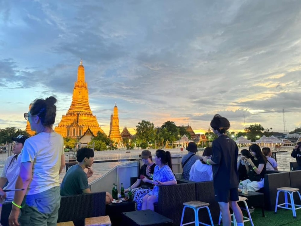 Bangkok: Yodsiam Sightseeing Cruise Snacks & Unlimited Beer | ®ExcursionMania