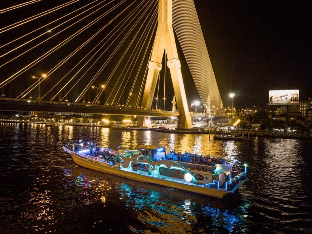 Damnoen Saduak Floating Market