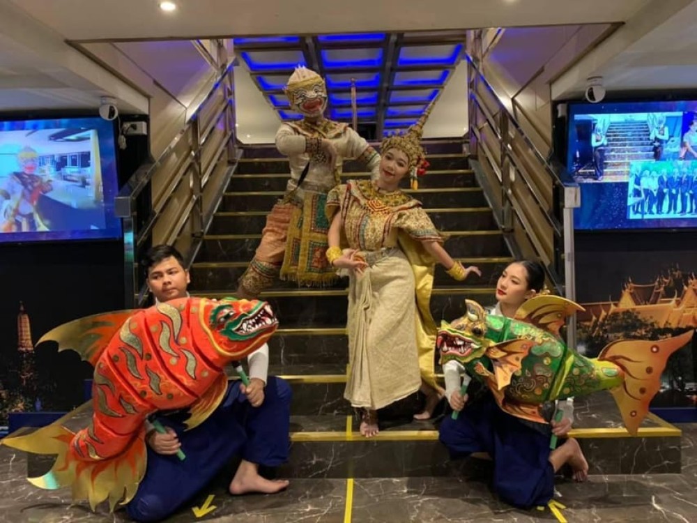 Bangkok: Alangka Luxury Chao Phraya Dinner Cruise | ®ExcursionMania