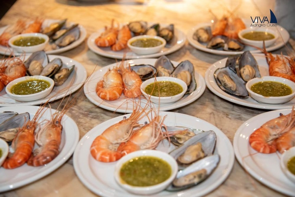 Bangkok: Alangka Luxury Chao Phraya Dinner Cruise | ®ExcursionMania