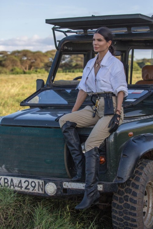 Nairobi National Park, Elephants, Giraffes & Bomas Day Trip | ®ExcursionMania