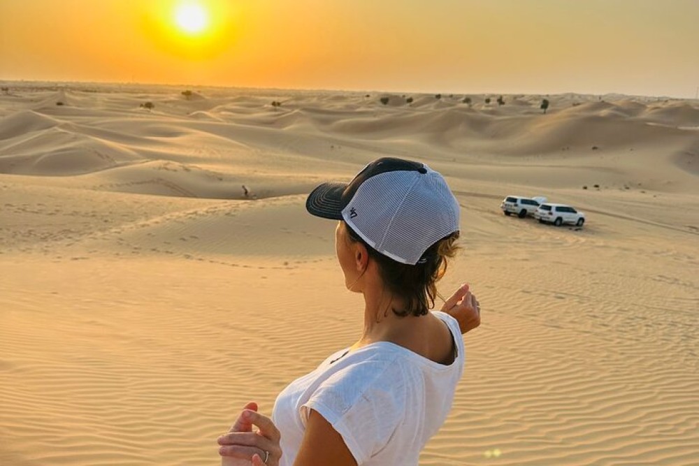 Abu Dhabi: Private Evening Desert Safari with BBQ and Live Shows | ®ExcursionMania