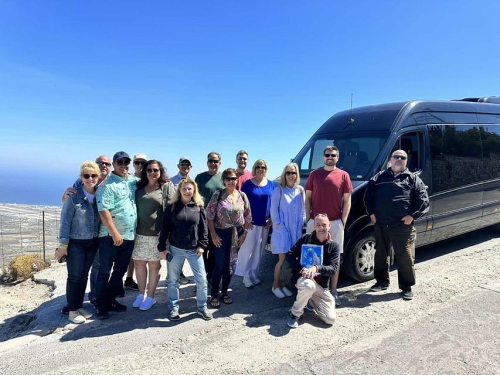Santorini: Small Group Sightseeing Tour with a Local Guide | ®ExcursionMania