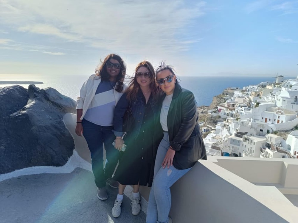 Santorini: Small Group Sightseeing Tour with a Local Guide | ®ExcursionMania