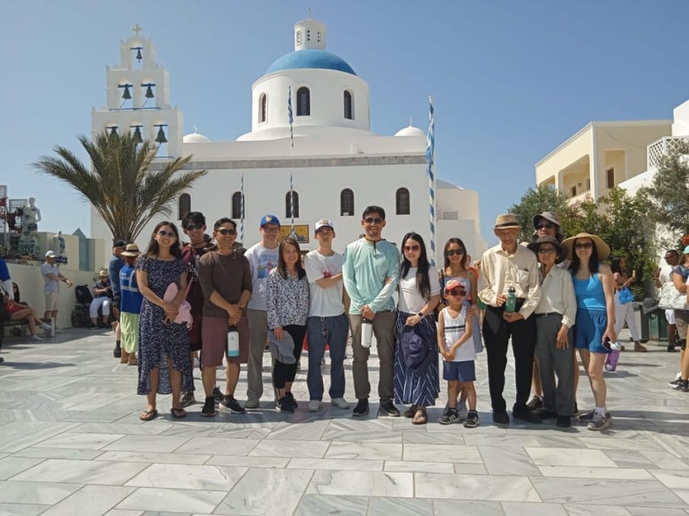 Santorini: Small Group Sightseeing Tour with a Local Guide | ®ExcursionMania