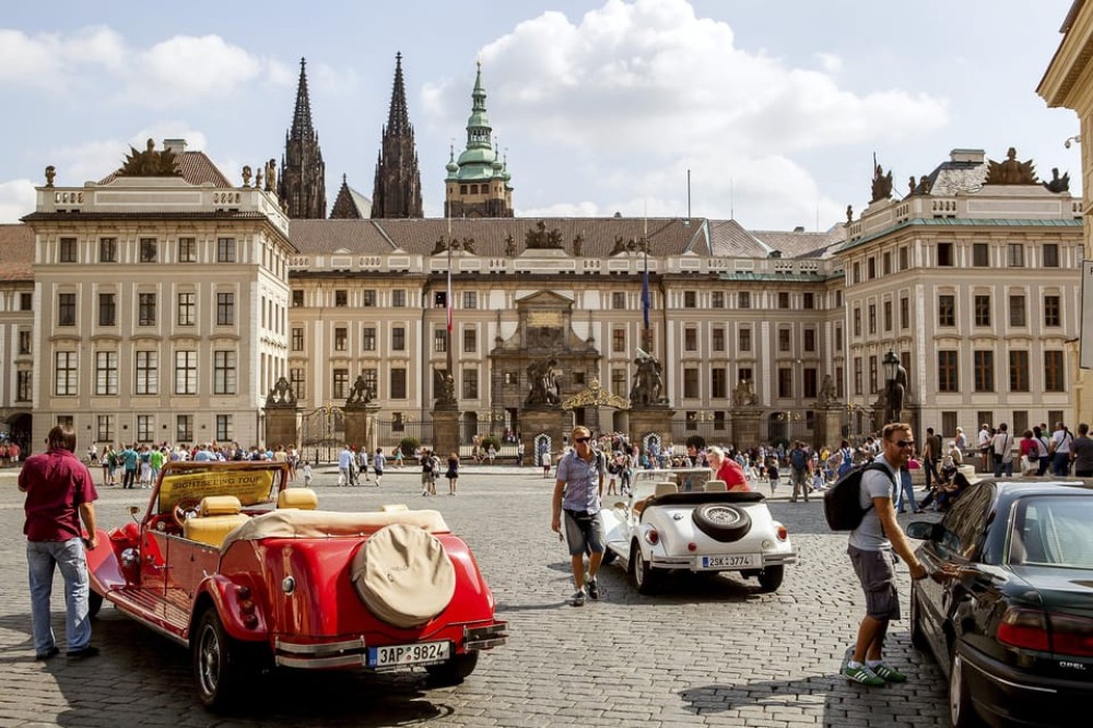 Prague: Skip-the-line Castle Ticket and Optional Audio Guide | ®ExcursionMania