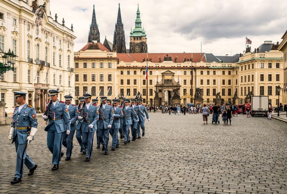 Prague: 1-Hour Castle Tour With Fast-GET Admission Ticket | ®ExcursionMania