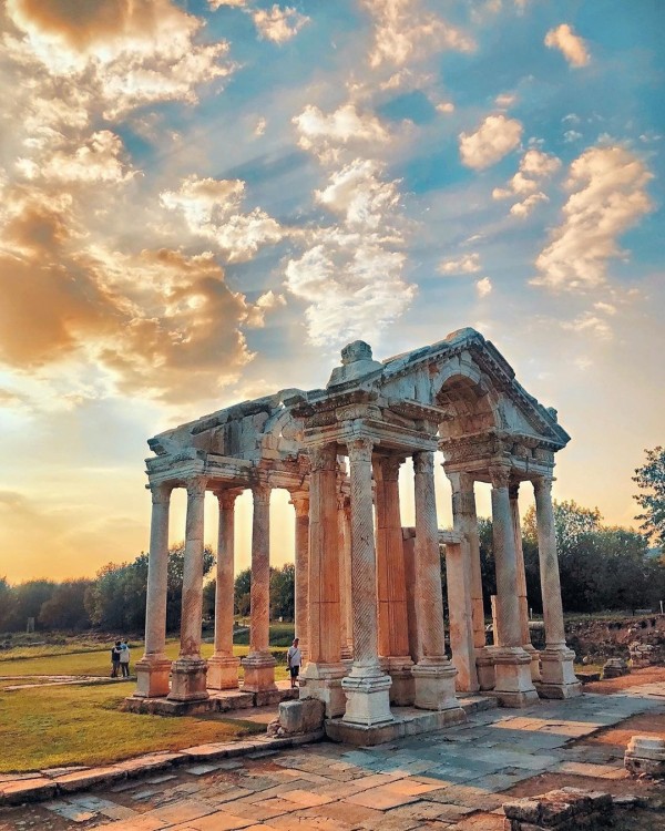 Private Aphrodisias Tour from Pamukkale | ®ExcursionMania