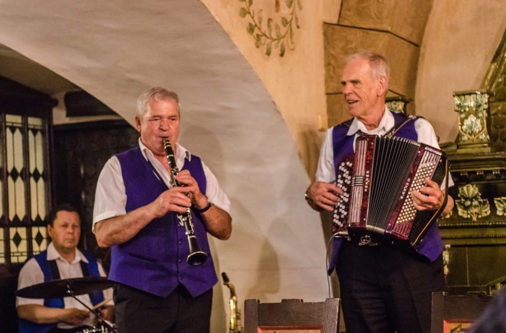 Prague: Legendary Beer Tour with Dinner | ®ExcursionMania