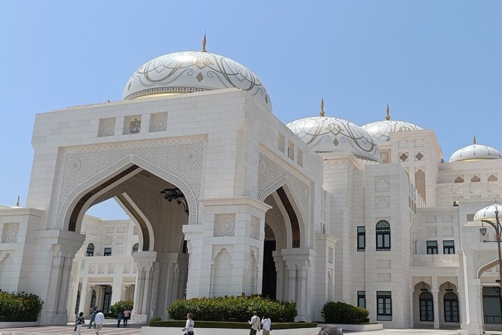 Abu Dhabi Layover & Stopover : Discover the City Between Flights | ®ExcursionMania