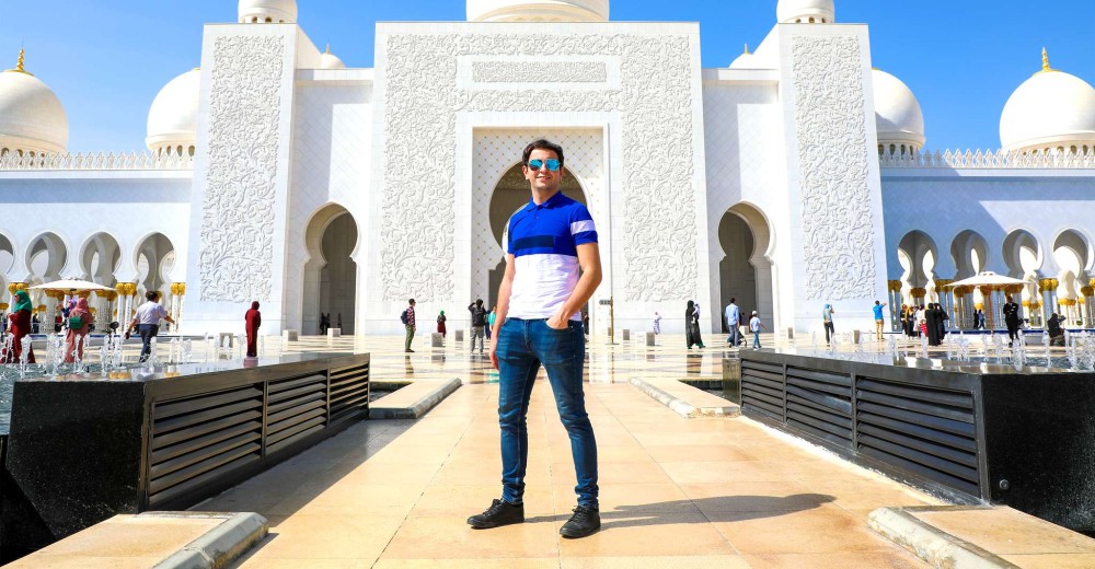 Premium Abu Dhabi Tour: Grand Mosque, Royal Palace & Etihad Tower | ®ExcursionMania