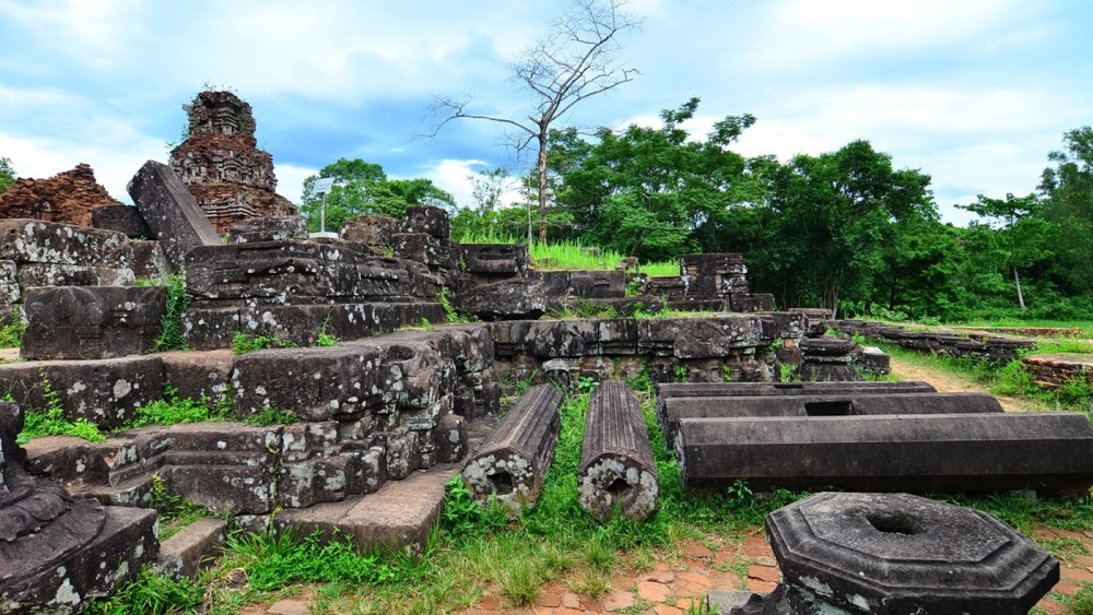 Amazing My Son Sunset Deluxe Small Group tour | ®ExcursionMania